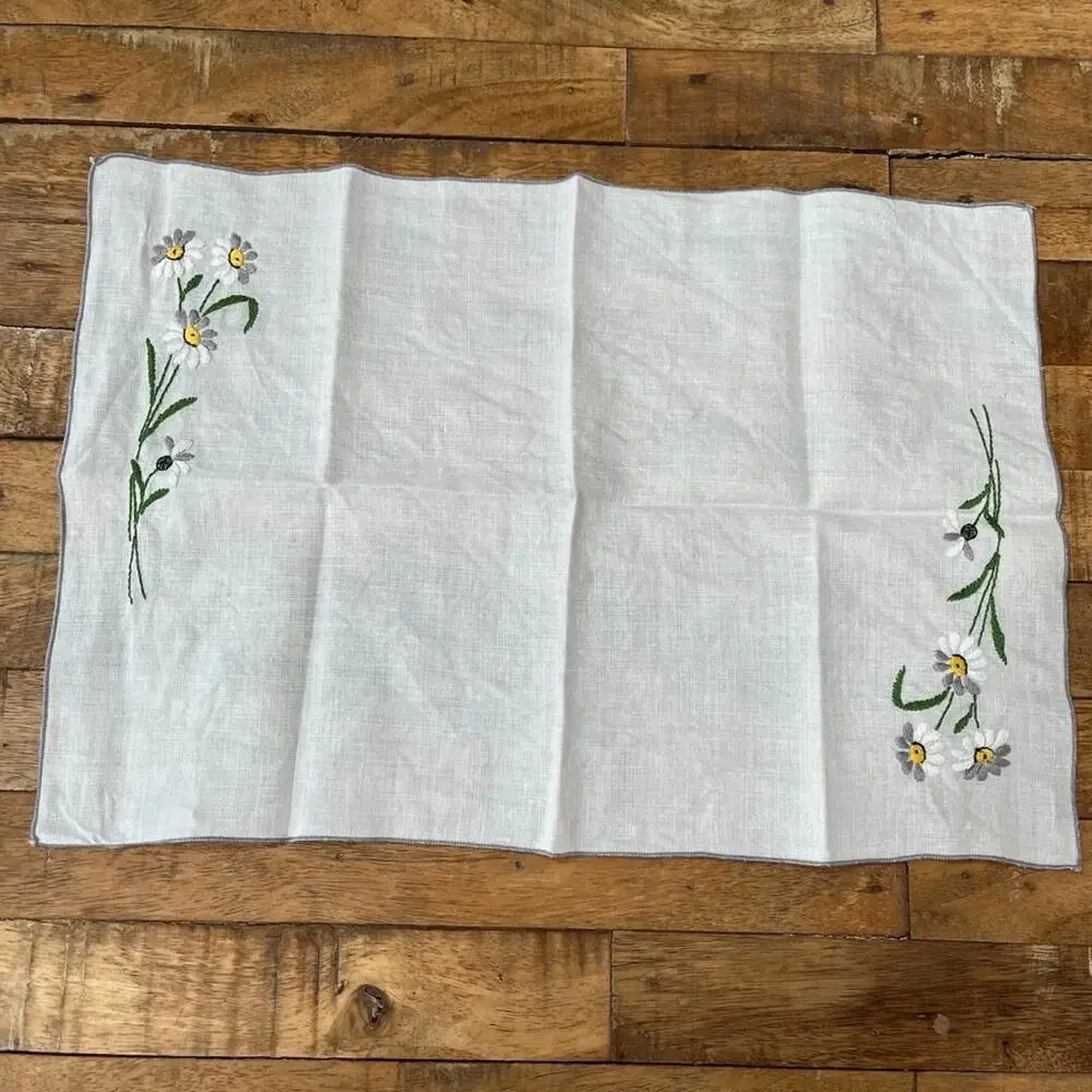 White Wildflower Embroidered Linen Napkins Set of 4 Gray Edge Detail